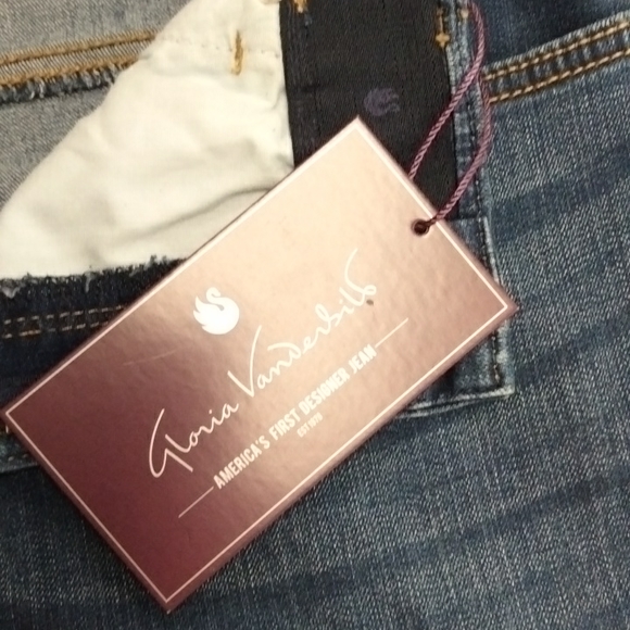 Gloria Vanderbilt High Rise Relaxed Straight Leg Petite Jeans - Picture 9 of 12